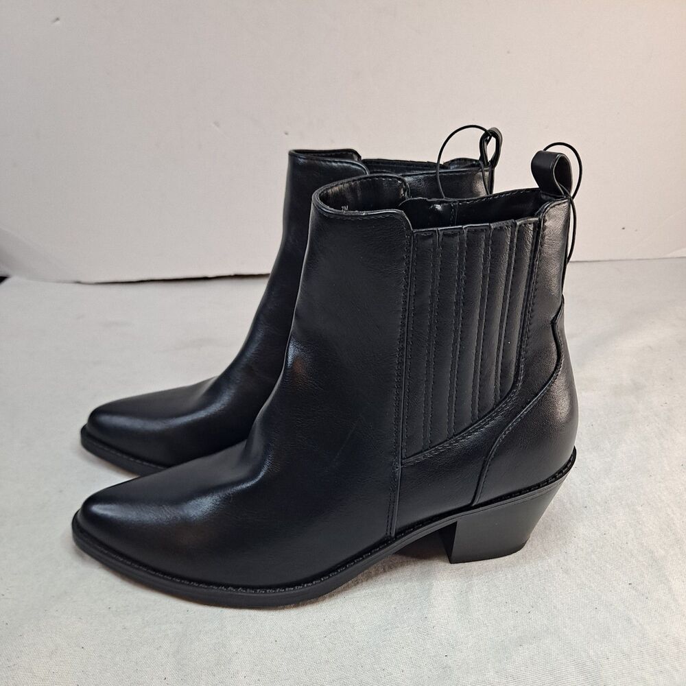 Unisa Unzydn-R Women's Ankle Booties Size 7M Pointed Toe Black Faux Leather